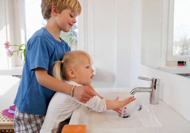 Od útleho veku musí byť dieťa oboznámené s pravidlami osobnej hygieny. 